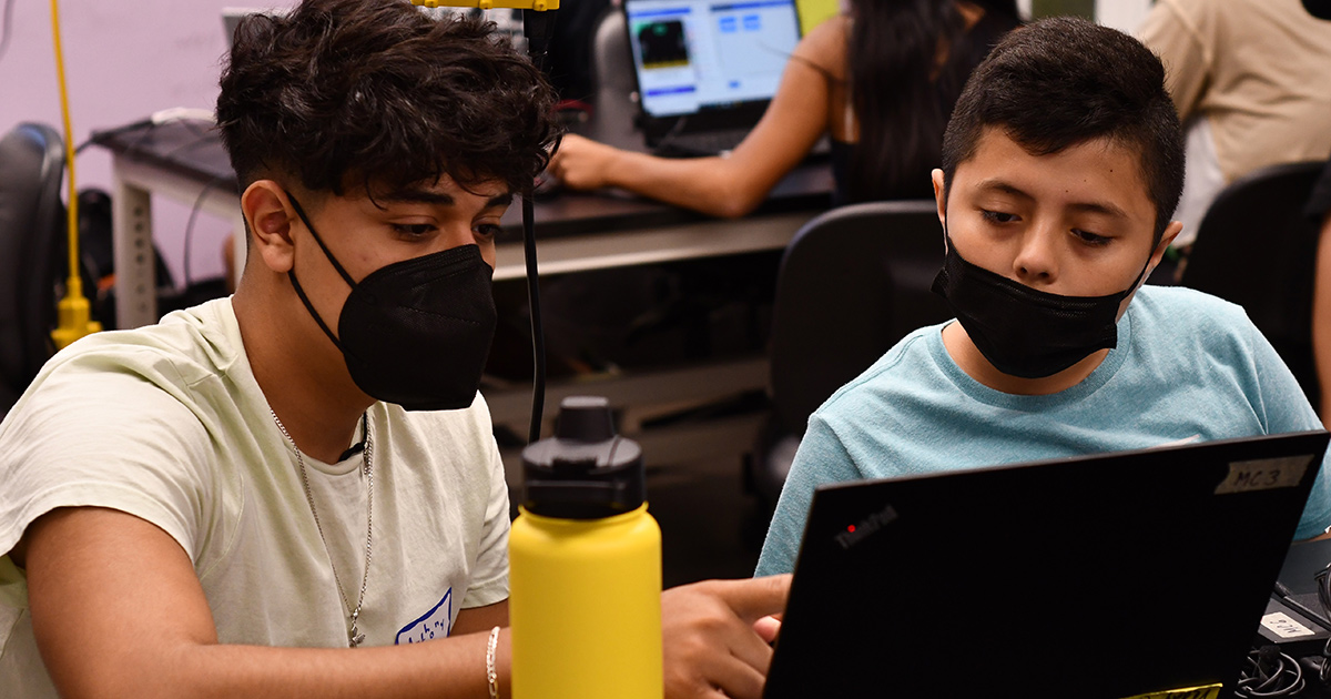 Exploring STEAM at Northwestern CS Summer Camp | News | Northwestern ...